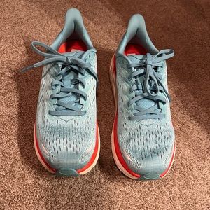 HOKA Women’s Clifton 8 - size 8.5